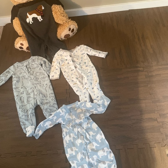 Bundle baby boy clothes. Carter’s - Picture 5 of 6